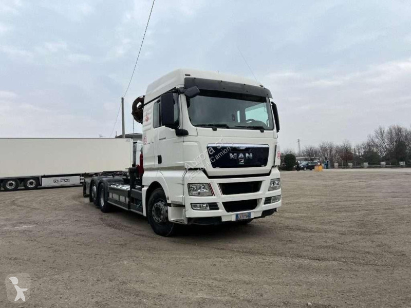 Camion MAN TGX SCARRABILE CON GRU