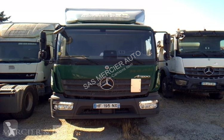 Грузовик Mercedes