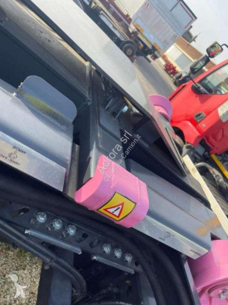 Camion  POSTERIORE ESTERNO