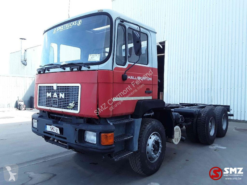 شاحنة MAN lames 6x4 grand pont ex italy