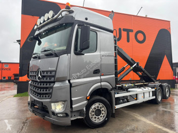 Camion polybenne Mercedes