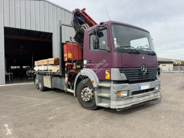 Camion grue Mercedes