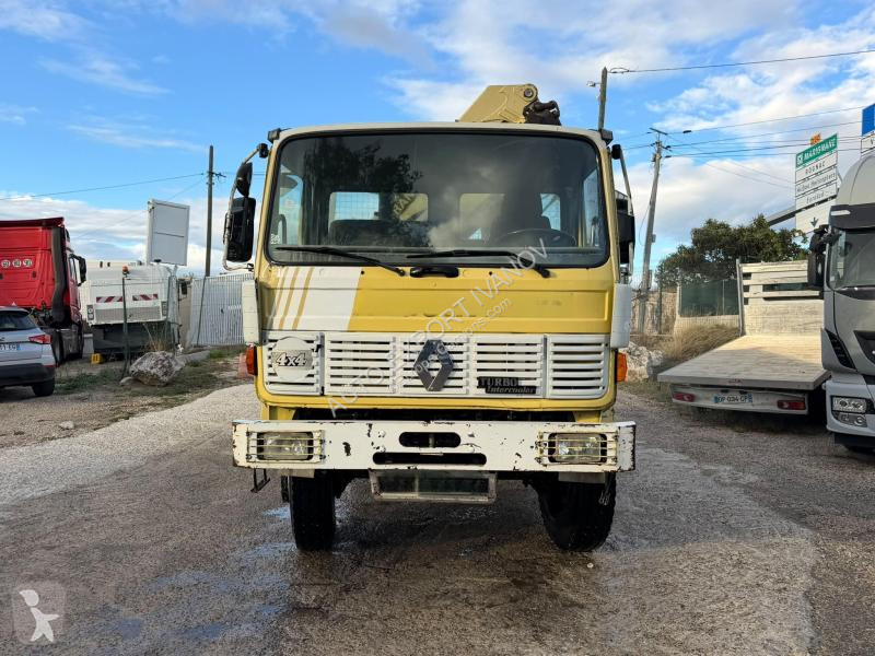 Renault  M210 grue truck