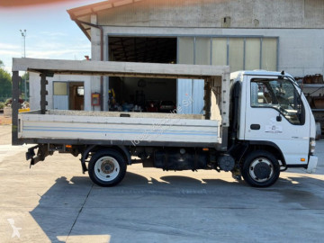 Camion plateau ridelles Isuzu