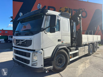 Camion grue Volvo