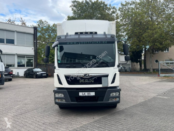 Camion fourgon MAN