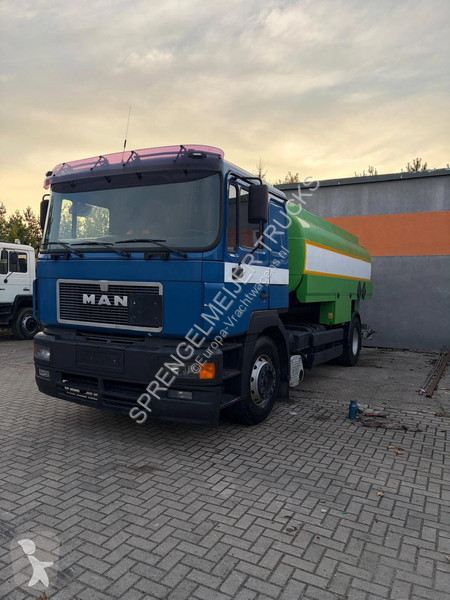Kamion MAN F2000 14500 liter,manual feulpomp