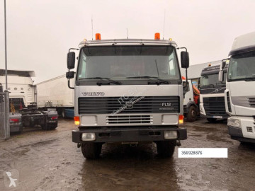 Camion benne Volvo