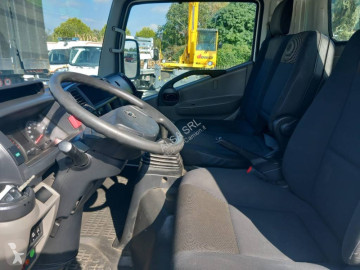 Camion nacelle Nissan