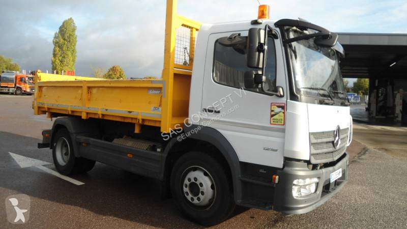 Kamion Mercedes 1218
