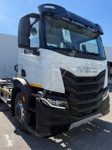 Camion polybenne Iveco neuf
