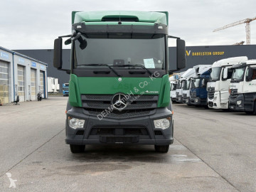 Camion plateau brasseur Mercedes