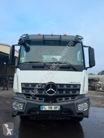 Camion béton malaxeur + pompe Mercedes