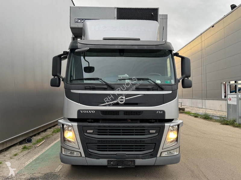 Kamion Volvo 330 6X2 EURO 6 + FRIGOBLOCK +...
