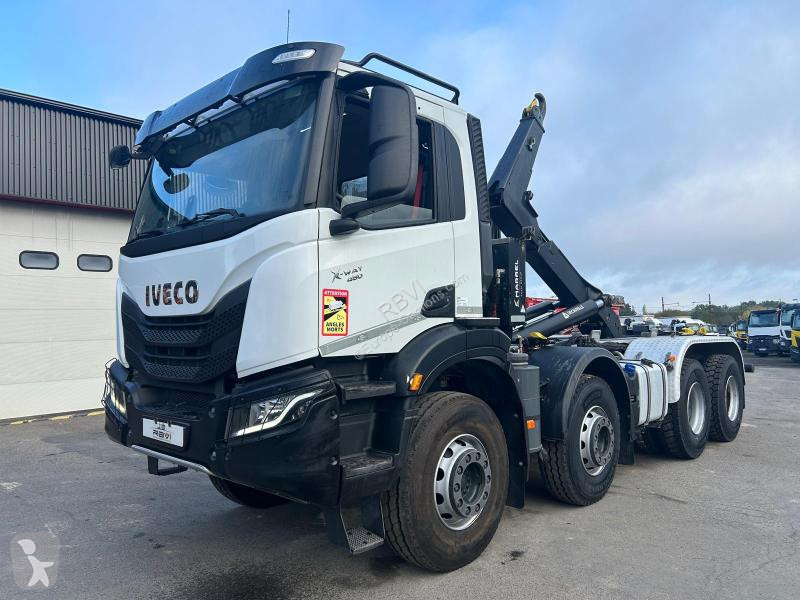 Iveco 480 truck