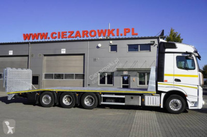 Mercedes tow truck