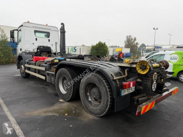 Mercedes hook arm system truck