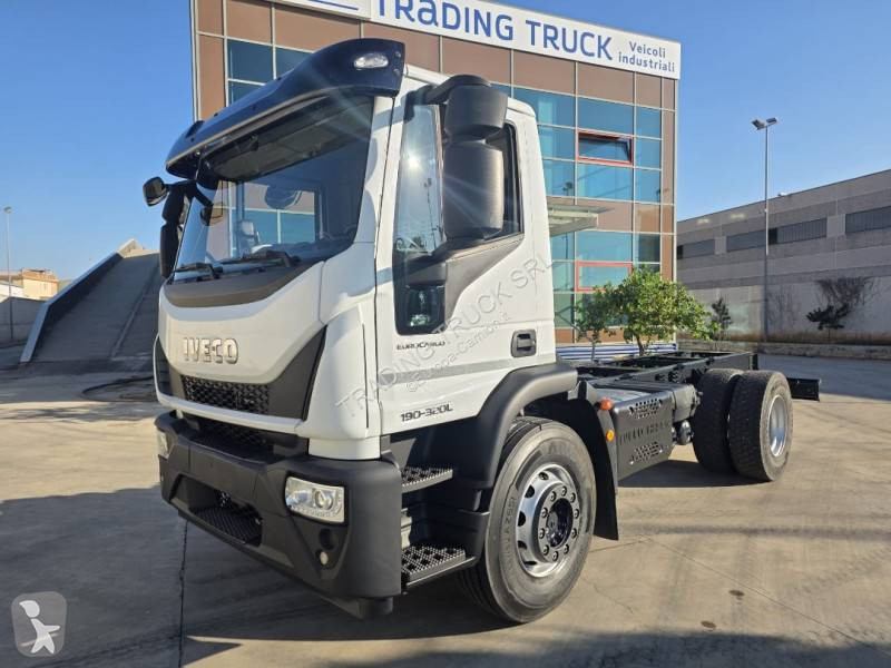 Iveco 180E32 truck