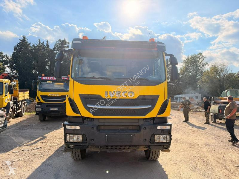 Iveco 480 truck