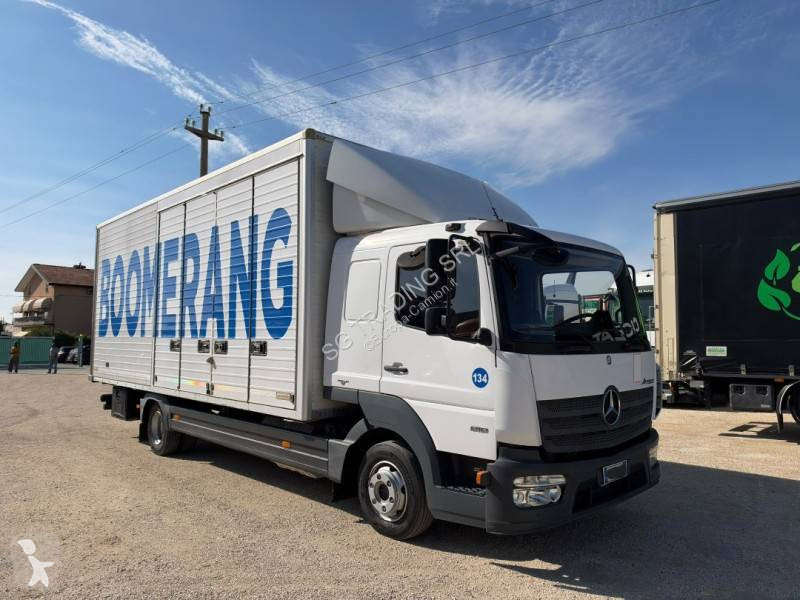 Mercedes 818 truck