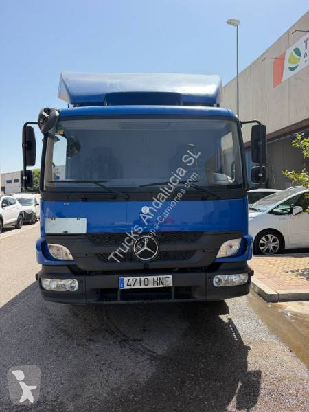 شاحنة Mercedes 1218