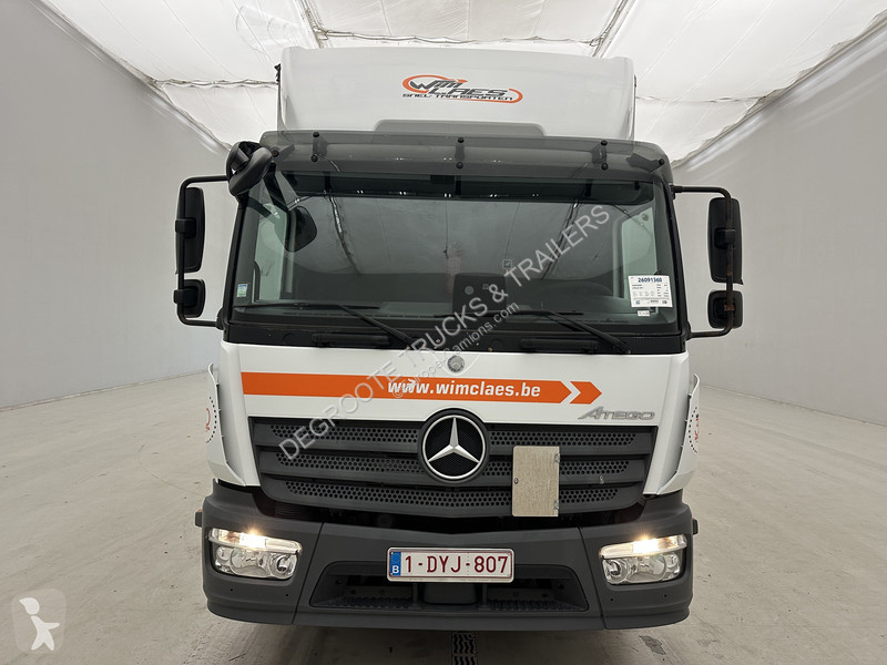 Kamion Mercedes 1221