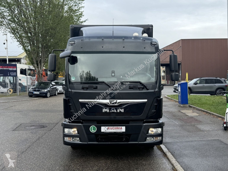 MAN 8.220 BL Koffer 6m Langes Haus LBW 1,5t truck