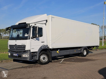 Mercedes box truck