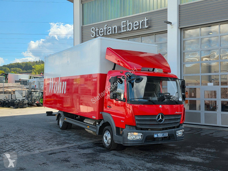 Mercedes 816 L Möbelkoffer Treppe truck