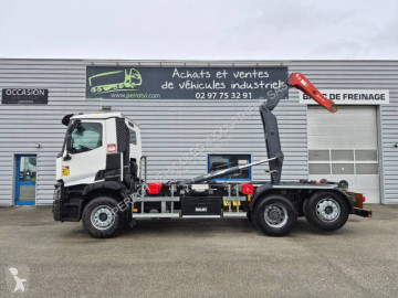 Renault hook arm system truck