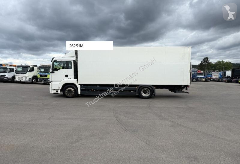 MAN TGS 18.400 4x2 Koffer AHK truck