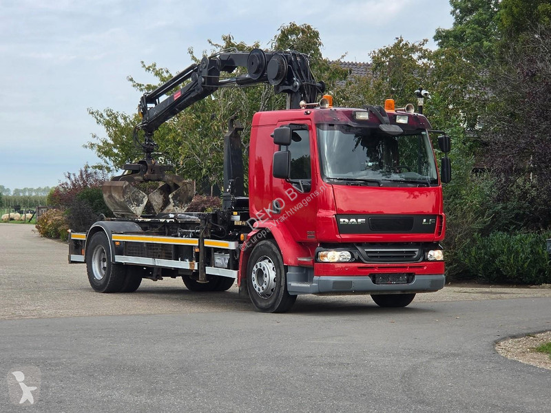 Kamion DAF 55/250 CRANE/HOOK!! 182,000 km!!...