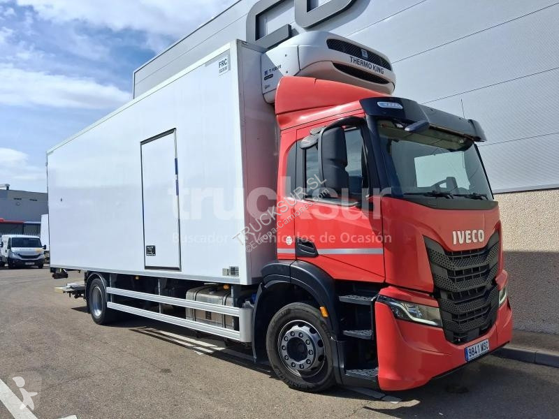 Iveco AD190E34S/P + THERMOKING T1000R truck
