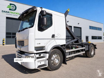 Renault hook arm system truck