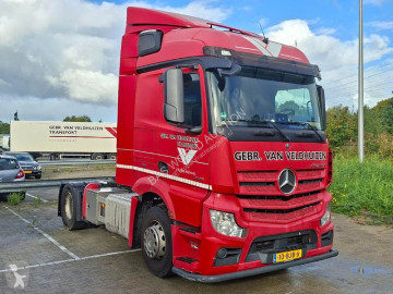 Mercedes truck