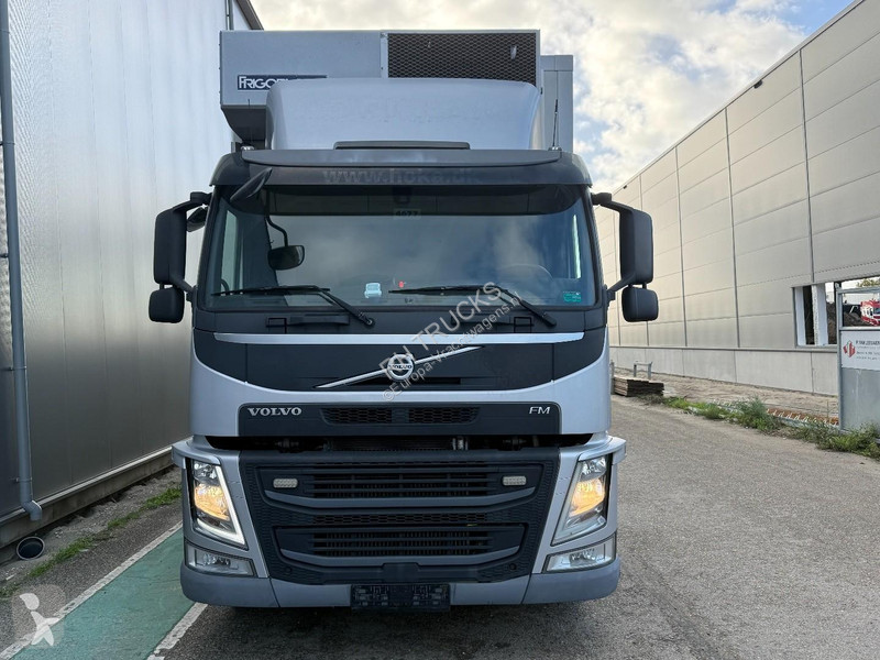 Kamion Volvo 330 6x2 EURO 6 - BOX 9,84m +...