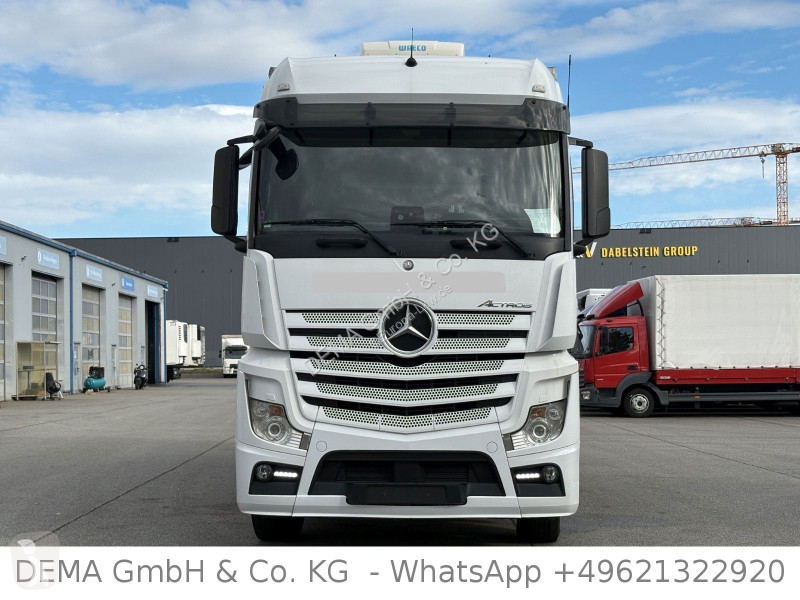 Kamion Mercedes...