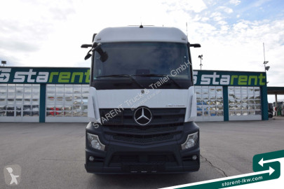 Mercedes chassis truck