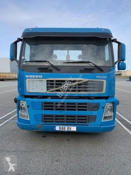 Kamion Volvo 330