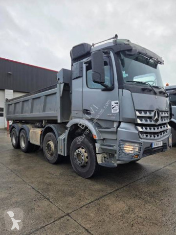 Kamion dvojitá korba Mercedes