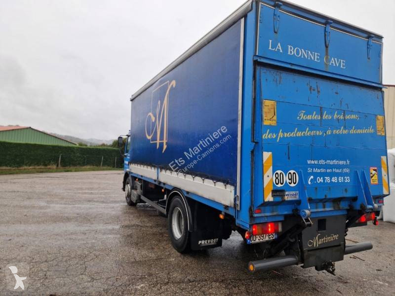 Vrachtwagen Renault 270 DCI