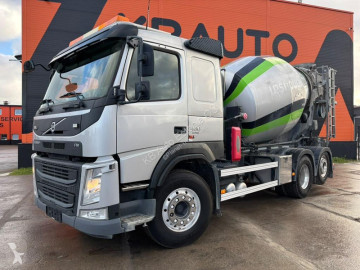 Lastbil beton cementmixer Volvo