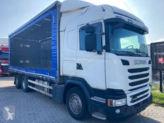 Teherautó Scania 450 N331 6x2 met pluimveeopbouw