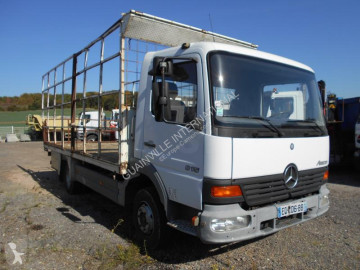 Camión plataforma estándar Mercedes