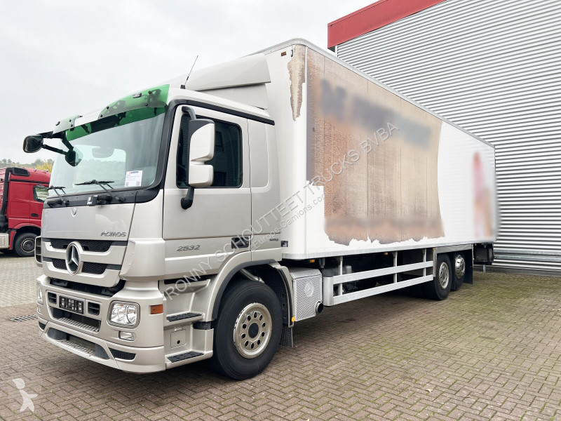 Kamion Mercedes Actros 2532 L 6x2 Actros 2532 L...