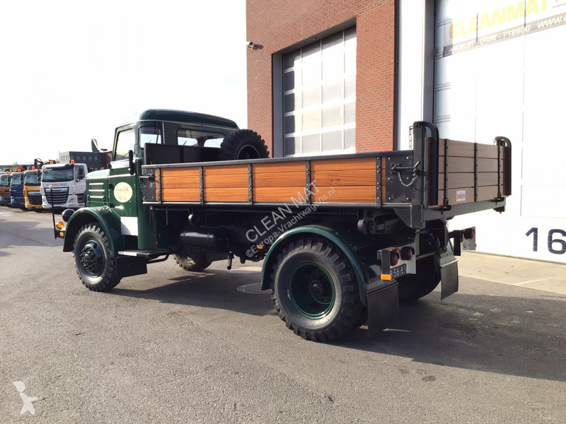Vrachtwagen  4x4 met Netam kipper