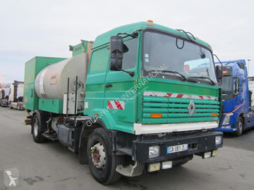 شاحنة صهريج للتزفيت Renault