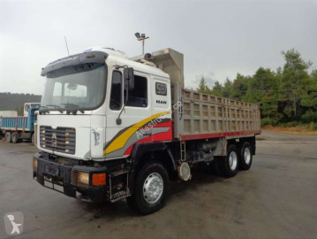 Camion benne MAN