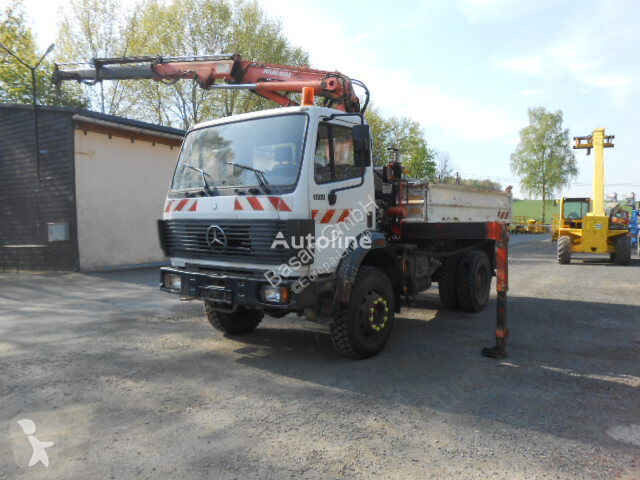 Kamion Mercedes Allradkipper mit Kran MB AK