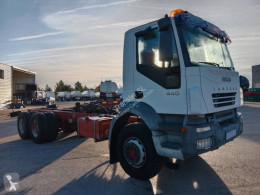 /32/2/7943364-camion-iveco-chasis_th.jpg